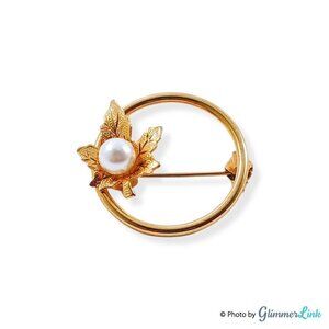 Vintage Maple Leaf Faux Pearl Open Circle Gold Tone Brooch